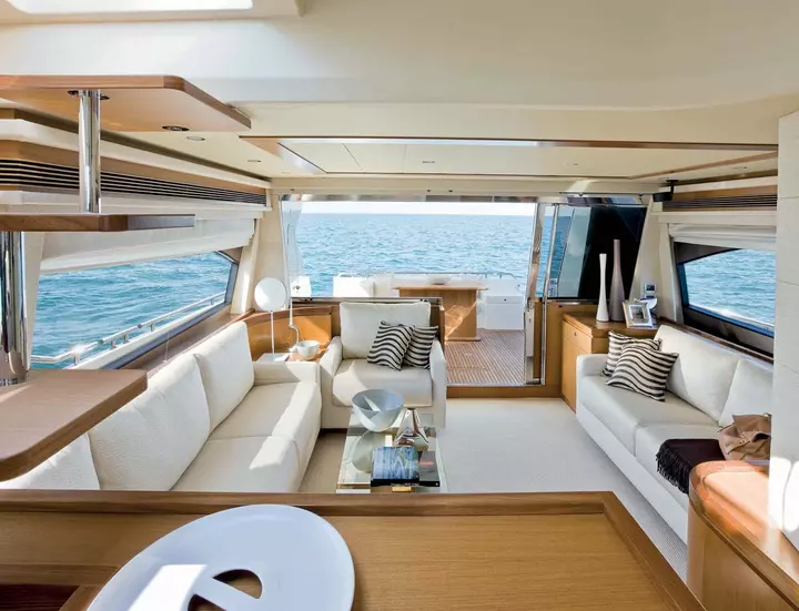 Yacht ferretti idea ambiente