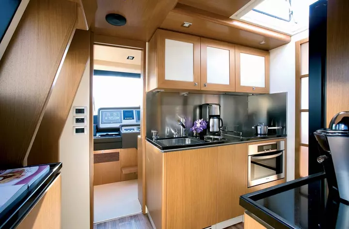 Yacht ferretti idea cucina