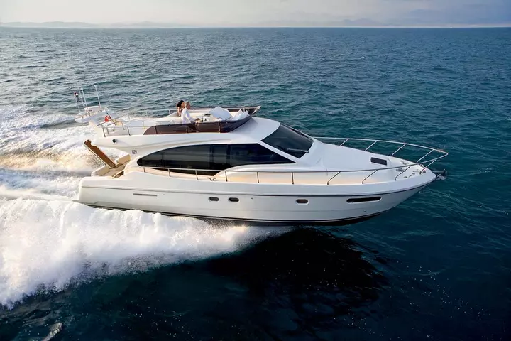 Yacht ferretti idea panoramica