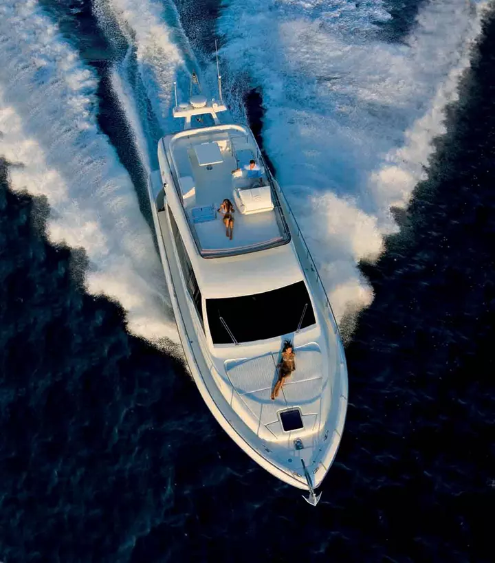 Yacht ferretti idea panoramica