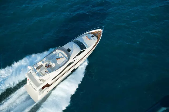 Yacht ferretti idea panoramica