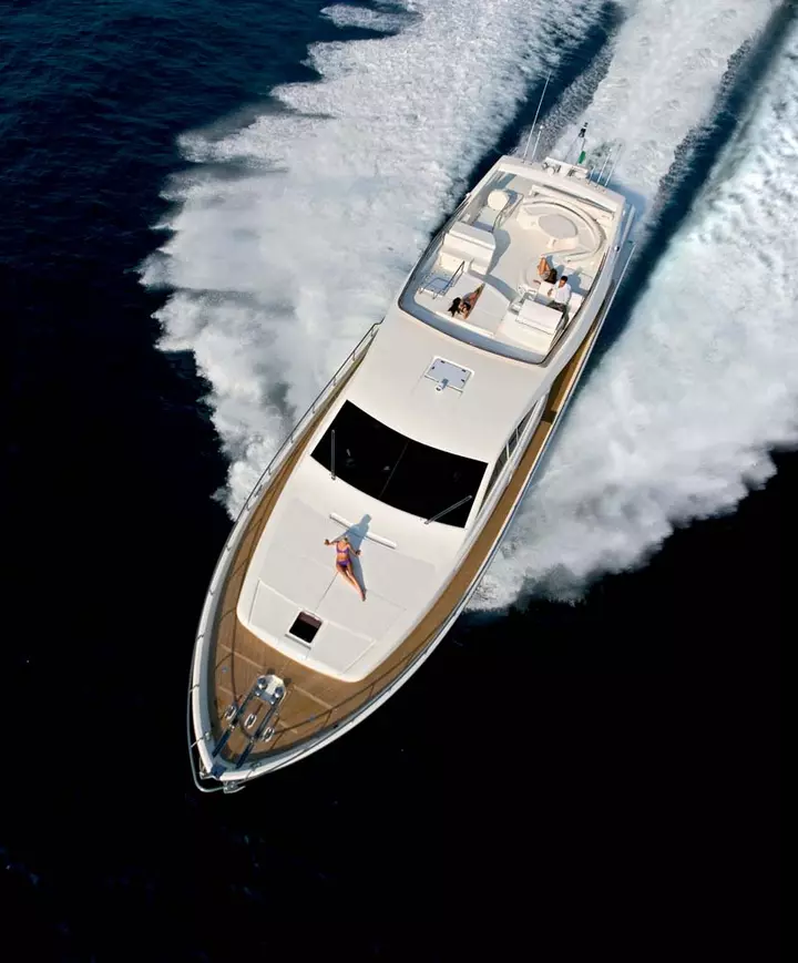 Yacht ferretti idea panoramica