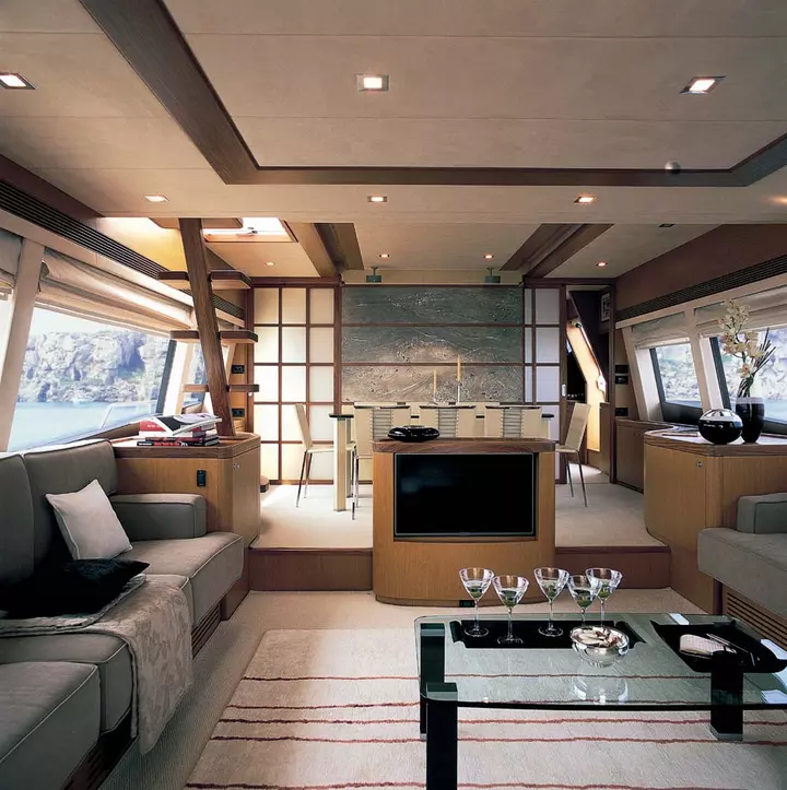 Yacht ferretti idea zona giorno