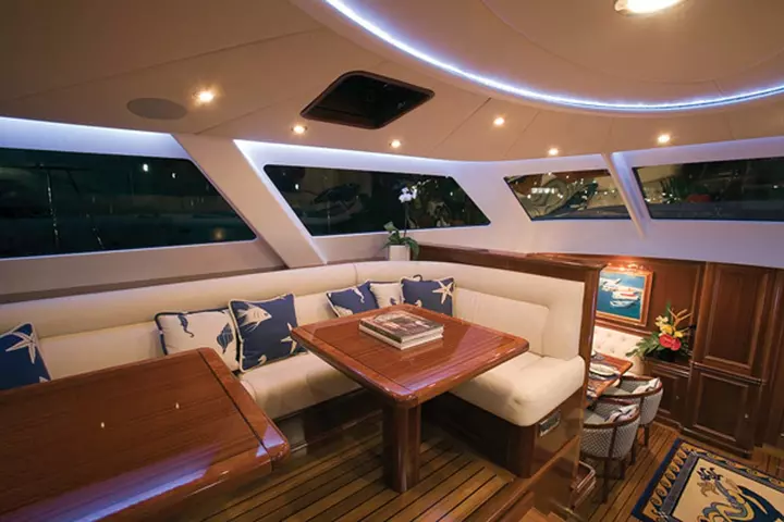 Yacht vesper idea ponte di comando