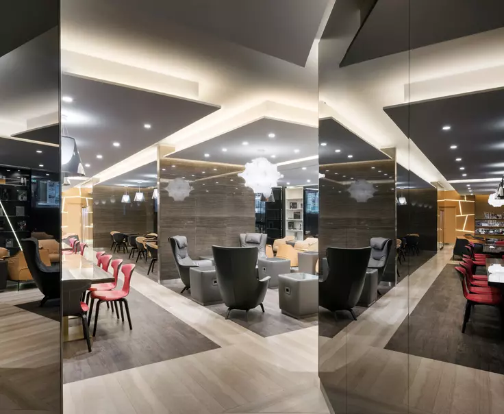 Vimar per Casa Alitalia - Zona lounge con specchi