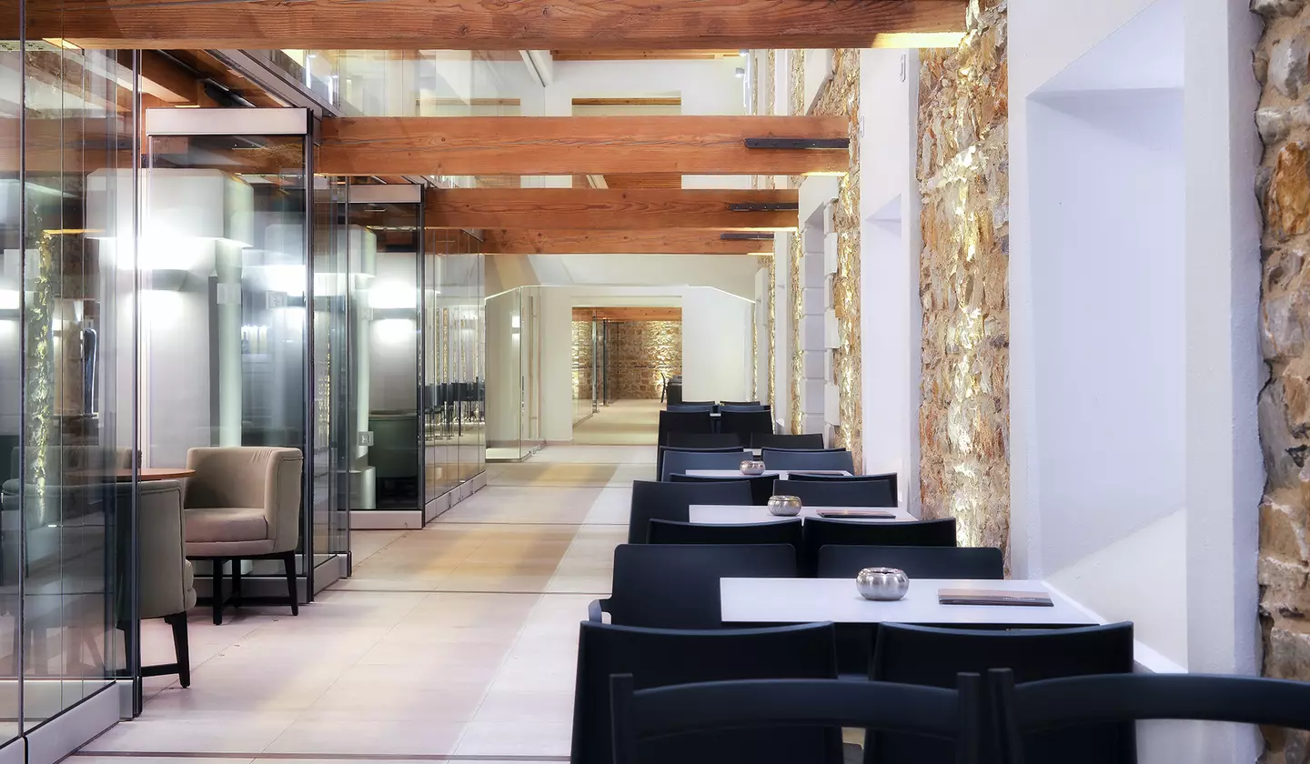 Vimar Eikon Evo design ricercato - Hall @ Hydrama Grand Hotel