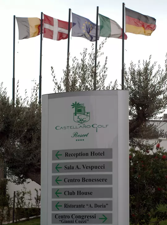 Hotel golf resort castellaro idea ingresso