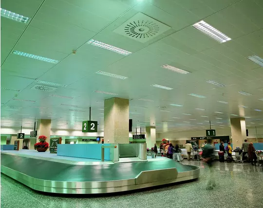 Terziario aereoporto malpensa milano idea ritiro bagagli