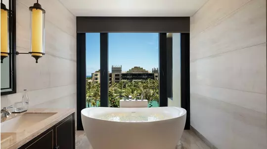 The-Apurva-Kempinski-Bali-Grand-Deluxe-Ocean-Court-Bathroom-2-Vpom5T