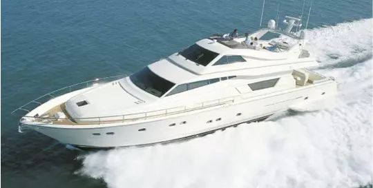 Yacht ferretti sogni proibiti idea panoramica