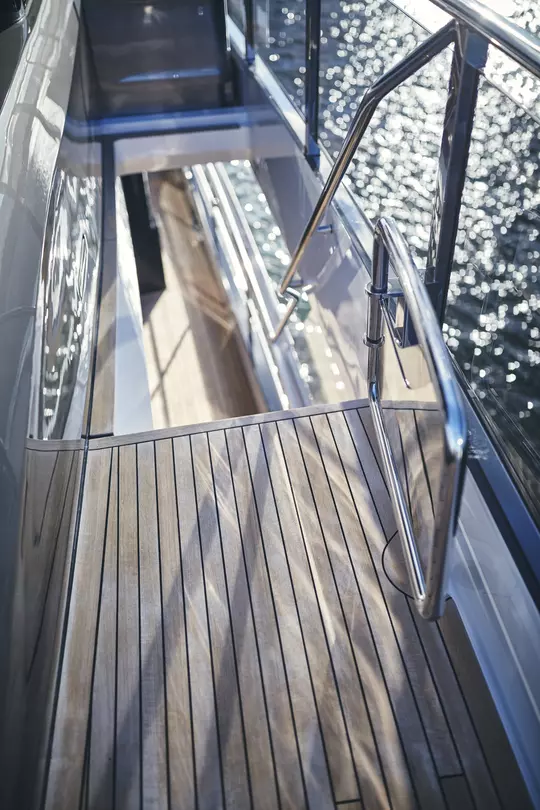 Yacht Princess X95 Vimar Eikon Chrome Round Detail