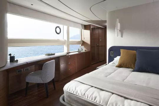 Yacht Princess X95 Vimar Eikon Chrome Round Master Stateroom