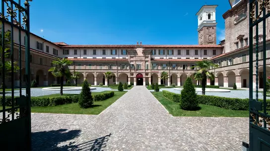 Edifici storici monastero cherasco cuneo eikon panoramica giardino