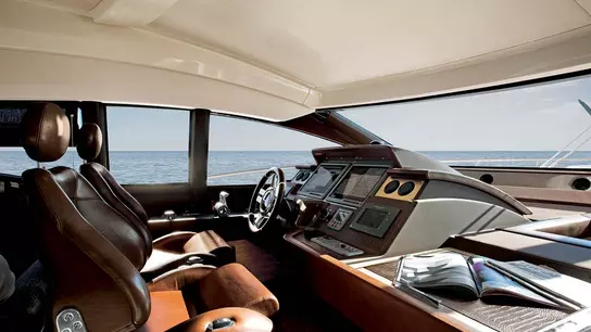 Yacht azimut eikon idea ponte di comando