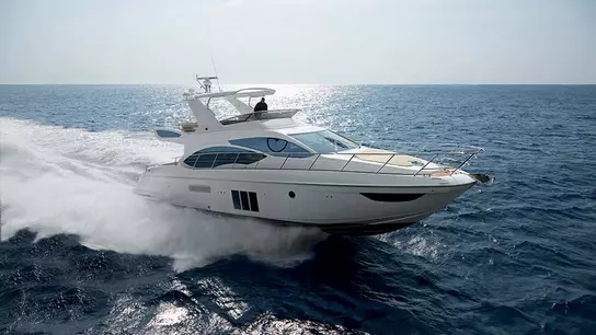 Yacht azimut plana panoramica