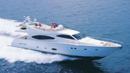 Yacht ferretti sogni proibiti idea laterale