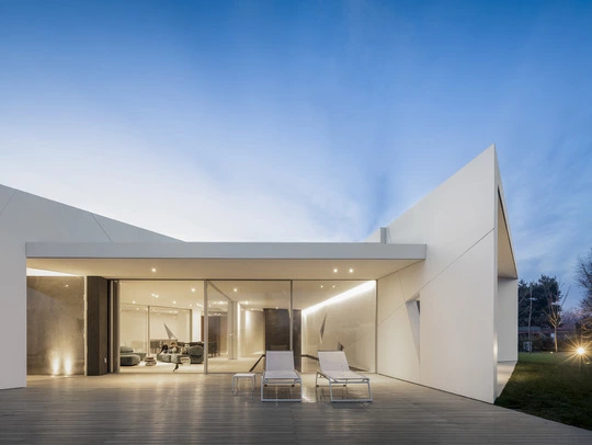 House 485