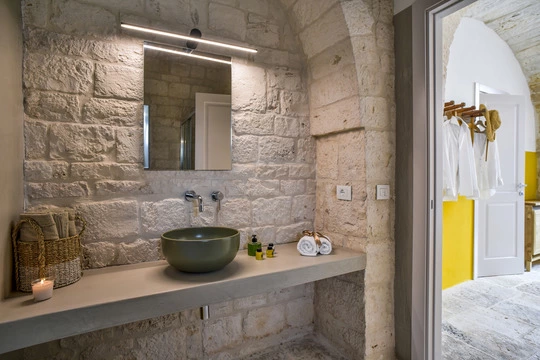 Referenza Hotel Borgo Aratico Puglia Vimar Arké Bagno