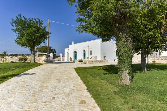 Referenza Hotel Borgo Aratico Puglia Vimar Arké Ingresso Esterno