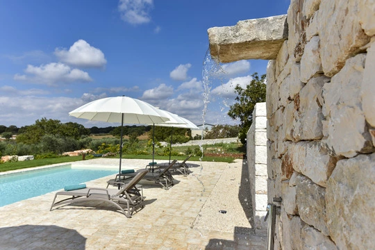 Referenza Hotel Borgo Aratico Puglia Vimar Arké Piscina