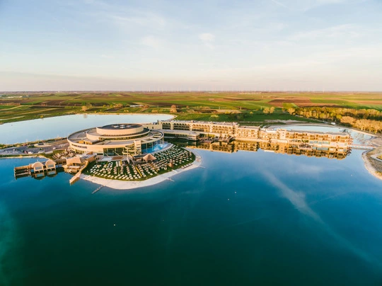 St Martins Therme Lodge Frauenkirchen Plana Panoramica