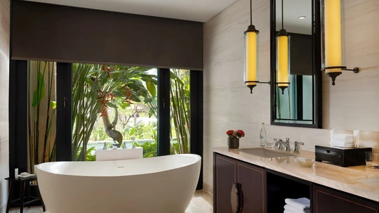 The Apurva Kempinski Bali Grand Deluxe Lagoon Bathroom