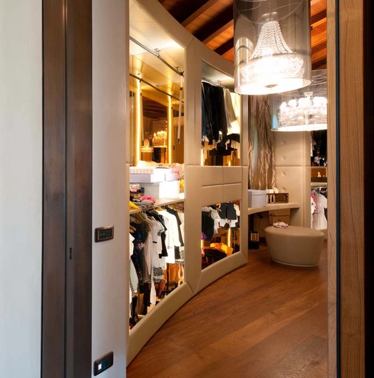 Villa mantova eikon dressing room