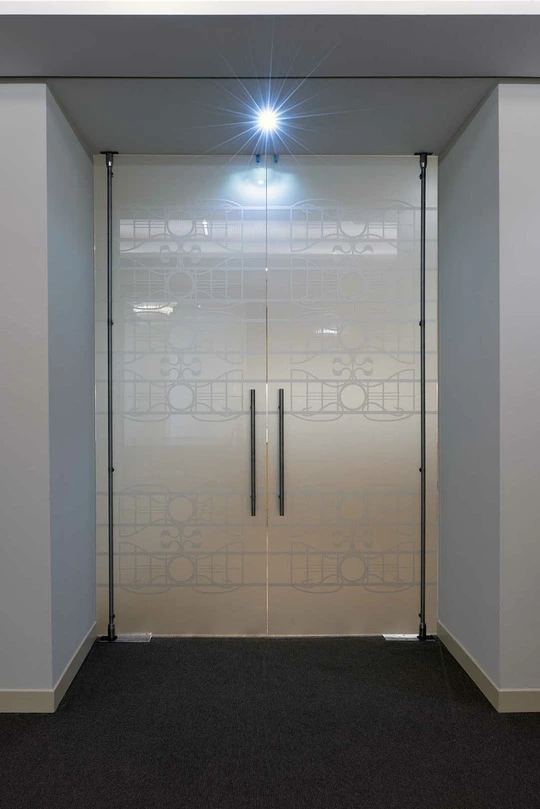 Vimar Crédit Agricole Milano porta vetrata