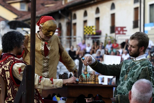 Vimar Piazza Castello Partita Scacchi Marostica 2016 Duellanti Scacchiera