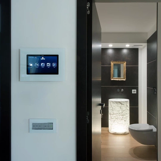 Villa Taranto By-me e Eikon Evo Multimedia video touch screen 10 pollici