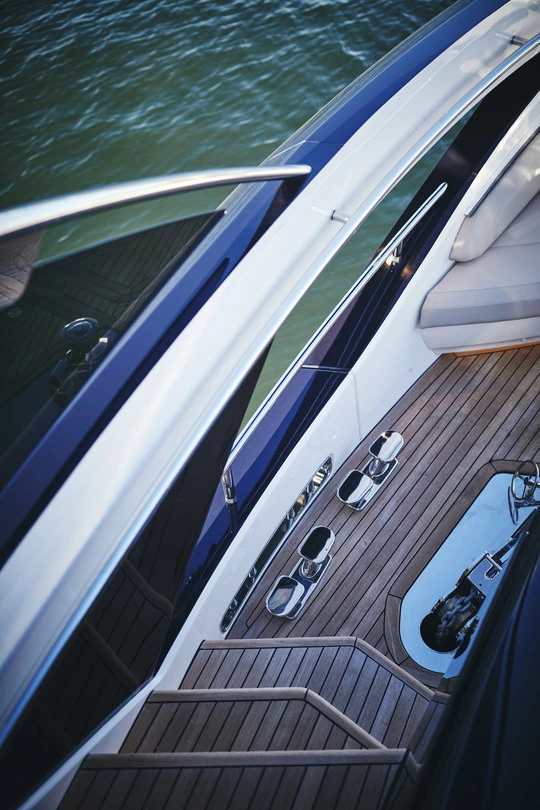 Yacht Princess X95 Vimar Eikon Chrome Round Detail