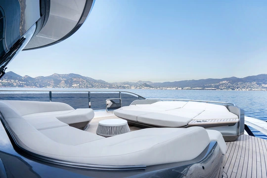 Yacht Princess X95 Vimar Eikon Chrome round flybridge foredeck