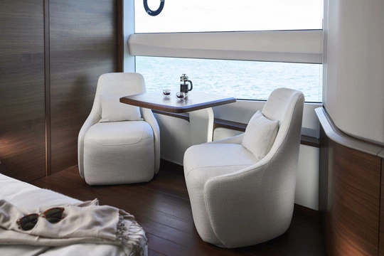 Yacht Princess X95 Vimar Eikon Chrome Round Master Stateroom