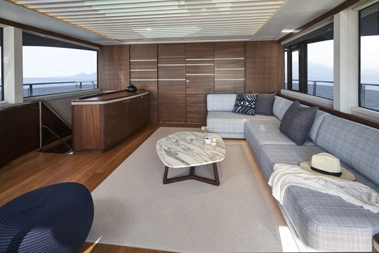 Yacht Princess X95 Vimar Eikon Chrome Round Skylounge